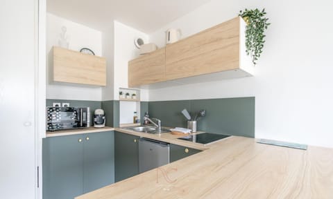 Coffee/tea facilities, Kitchen or kitchenette, minibar, toaster