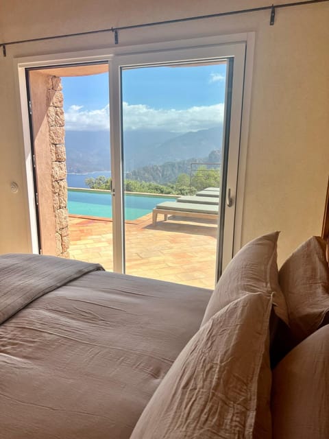 View (from property/room), Balcony/Terrace, Bedroom, Mountain view, Pool view, Swimming pool