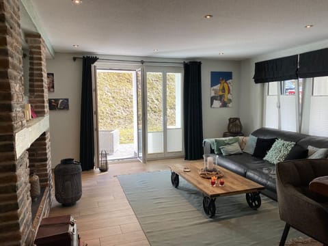 Communal lounge/ TV room, Living room