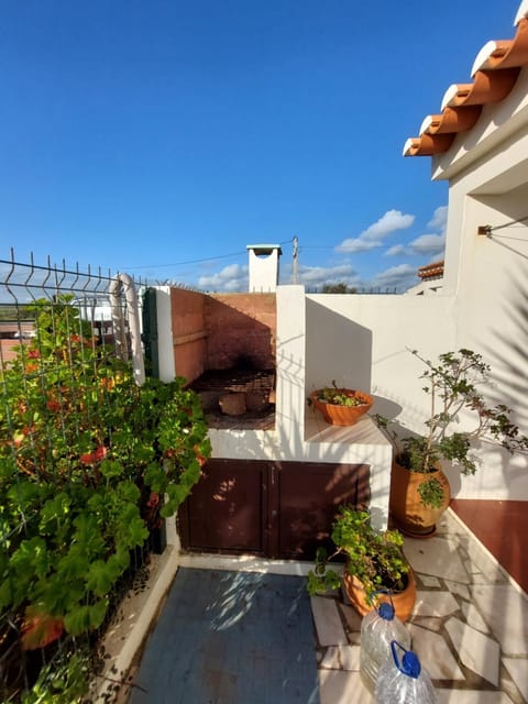 Patio, BBQ facilities
