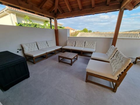 Day, Balcony/Terrace, Seating area
