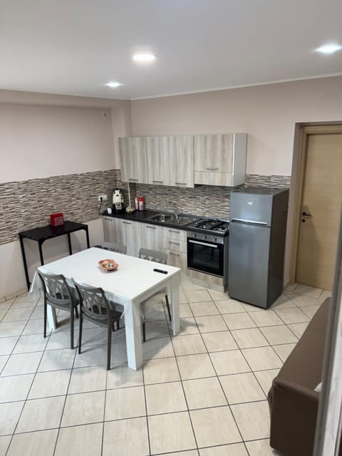 Kitchen or kitchenette, Dining area, dishwasher, oven, stove