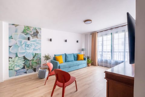 TV and multimedia, Living room, Photo of the whole room, Seating area