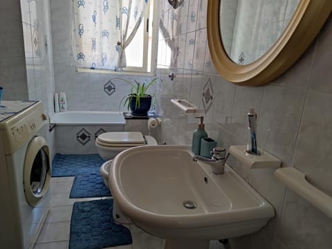 Alghero, ottimo appartamento a 100 m. dal mare Apartment in Alghero