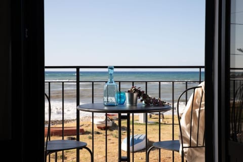 Natural landscape, View (from property/room), View (from property/room), Balcony/Terrace, Living room, Seating area, Dining area, Beach, City view, City view, Landmark view, Landmark view, Sea view, Sea view, Street view, Street view, Dinner, Dinner, Drinks, Drinks