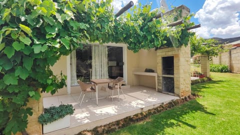 Patio, BBQ facilities