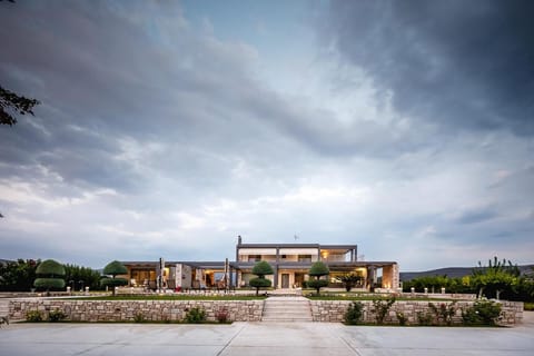 Gravaris House Apartment in Argolis, Greece