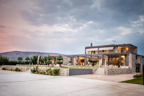 Gravaris House Apartment in Argolis, Greece