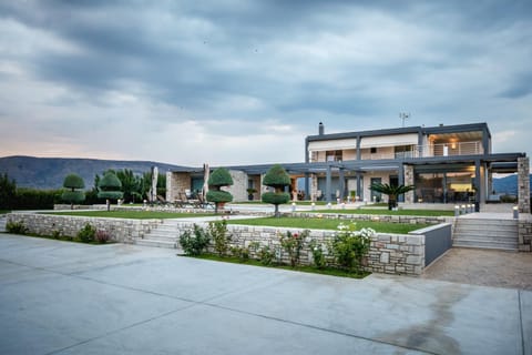 Gravaris House Apartment in Argolis, Greece