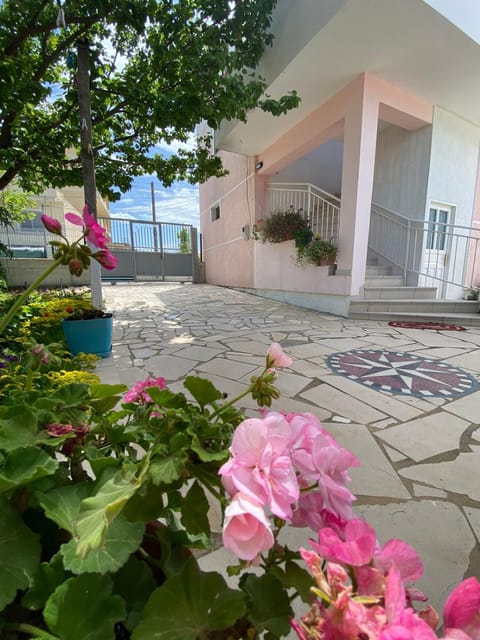 Kristel Holiday Apartment Apartment in Vlorë