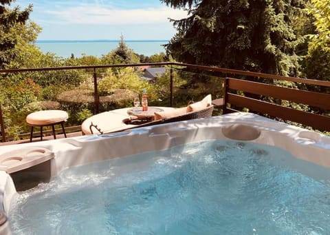 Hot Tub, Lake view