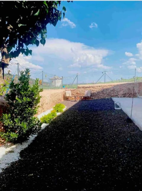 Off site, Garden