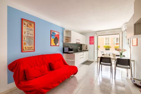 Property building, Living room