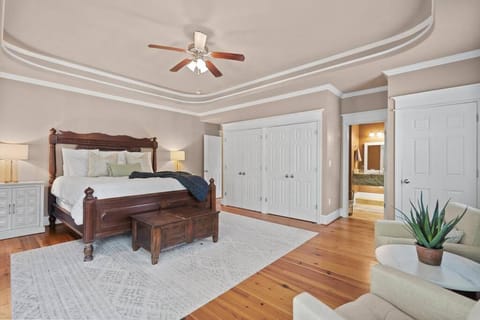 Grand Home on 10 Acres in Surf City w/Private Pond! House in Surf City