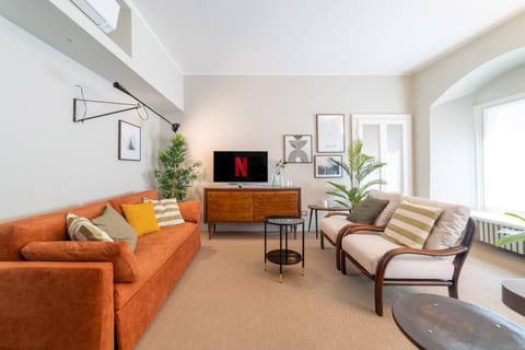 Communal lounge/ TV room, TV and multimedia, Living room, Seating area