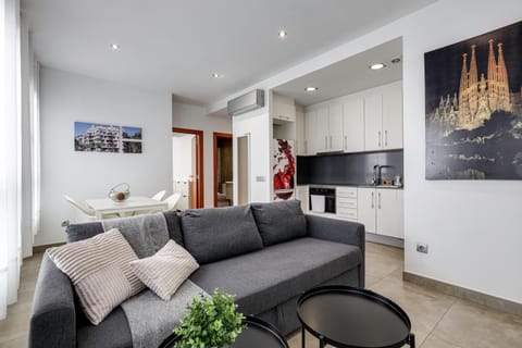 Kitchen or kitchenette, Living room, Seating area, Dining area, pet friendly