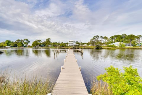 Charming Panama City Studio with Community Pool! Apartment in Lower Grand Lagoon