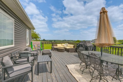 Quiet Kentucky Vacation Rental with Hot Tub House in Ohio