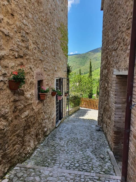Il borgo di Cornillo Farm Stay in Umbria