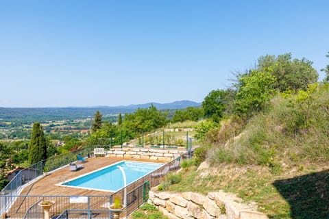 Property building, Natural landscape, Mountain view, Pool view, Swimming pool, sunbed