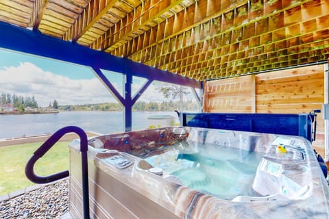 Hammersley Inn-let House in Puget Sound