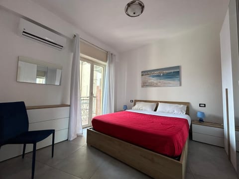 Bed, Photo of the whole room, Bedroom, air conditioner