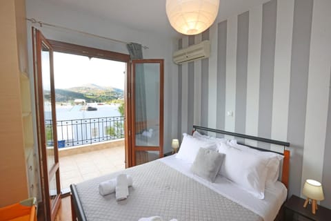 View (from property/room), Balcony/Terrace, Bedroom