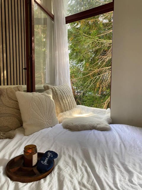 Bed, View (from property/room), Living room, Photo of the whole room, Seating area