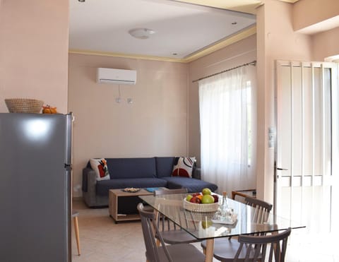 Living room, Seating area, Dining area, air conditioner