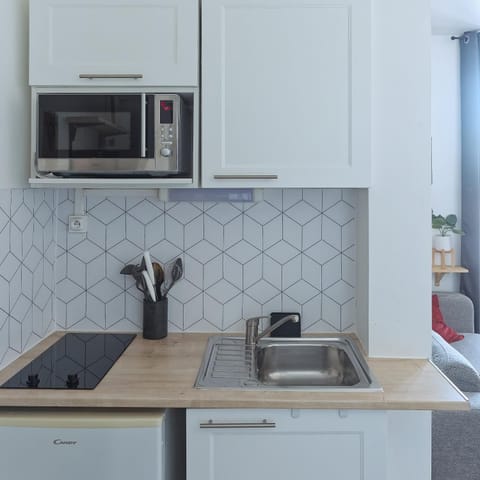 Kitchen or kitchenette