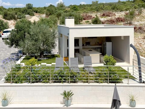 Property building, Garden, Garden view