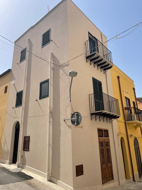 Property building, Street view