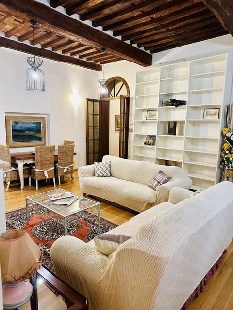 La Piccola Atene Agorà Centro Storico Pietrasanta Apartment in Pietrasanta