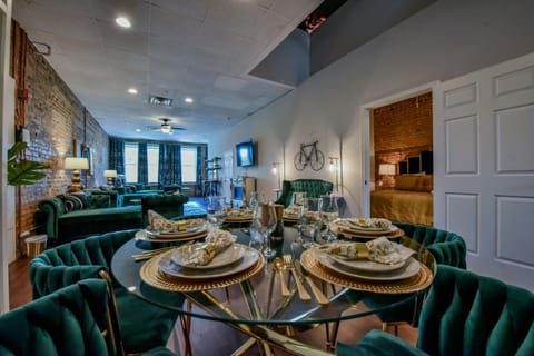 The Gatsby Apartment in Northport