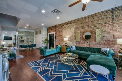 The Gatsby Apartment in Northport