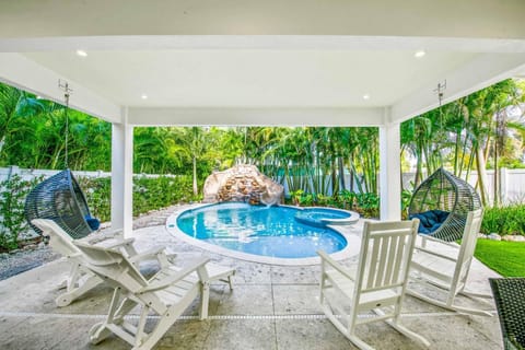 On the Rocks House in Siesta Beach