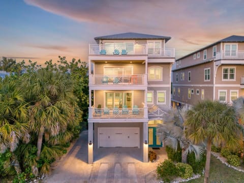Sunset View House in Siesta Beach