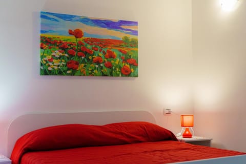 Bed, Photo of the whole room, Decorative detail, Bedroom
