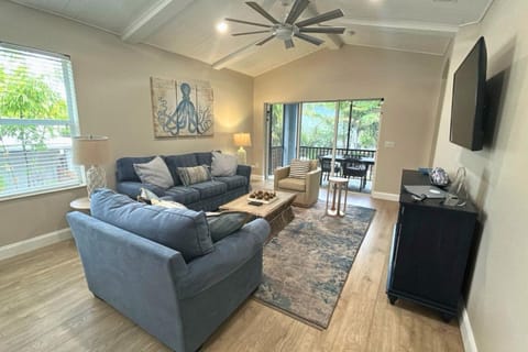 Stone's Throw House in Lido Key