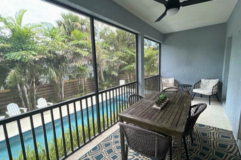 Stone's Throw House in Lido Key