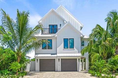 Vitamin Sea House in Lido Key