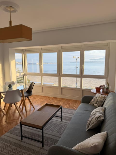 Living room, Dining area, Sea view