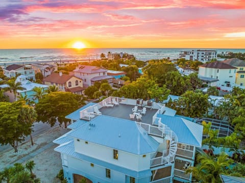 High Tide House in Siesta Beach