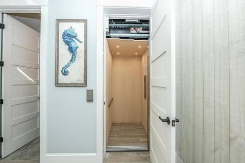 Salty Dog House in Siesta Beach