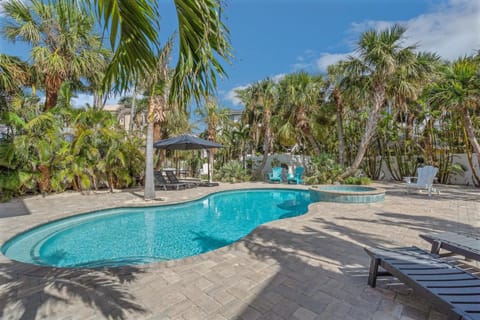 The Pool House House in Siesta Beach