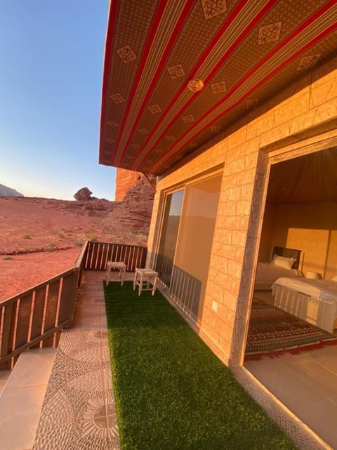 Property building, Bed, Day, Natural landscape, View (from property/room), Balcony/Terrace, Photo of the whole room, Bedroom, Mountain view