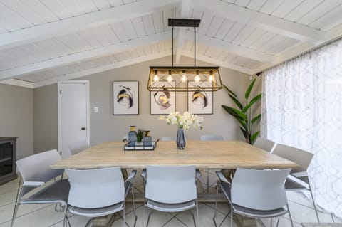 Disneyland Dream Villa 5 BR 3 BA Arcade Games House in Garden Grove