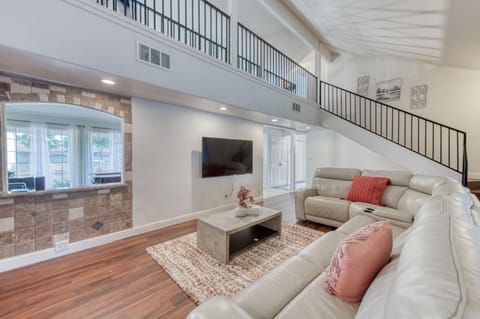 Fig Garden 4BR House W Pool Apartment in Fresno