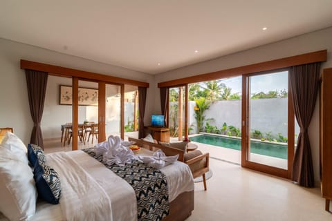 Bed, Natural landscape, View (from property/room), Balcony/Terrace, Living room, Photo of the whole room, Seating area, Bedroom, Pool view, Swimming pool