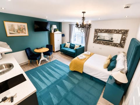 Property building, Bed, Photo of the whole room, Bedroom, wardrobe